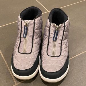 Lands' End Gray and Navy Quilted Winter Boots